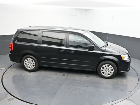 Used 2016 Dodge Grand Caravan SE w/ Quick Order Package 29E SE FWD image 32