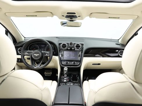 Used 2019 Bentley Bentayga AWD/4WD image 34