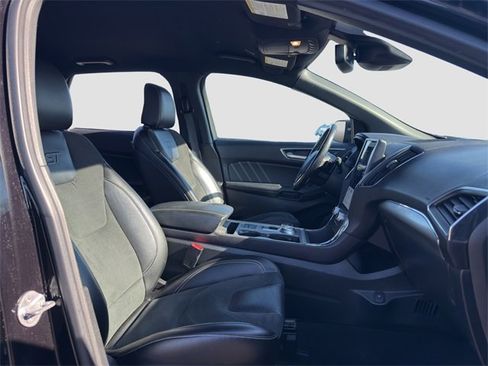 Used 2022 Ford Edge ST image 17