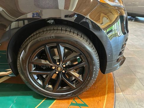 Certified 2026 Land Rover Range Rover Velar Dynamic SE AWD/4WD image 5