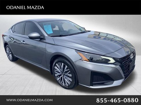 Used 2023 Nissan Altima 2.5 SV AWD/4WD image 1