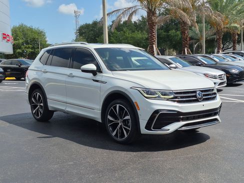 Used 2022 Volkswagen Tiguan SEL R-Line AWD/4WD image 7