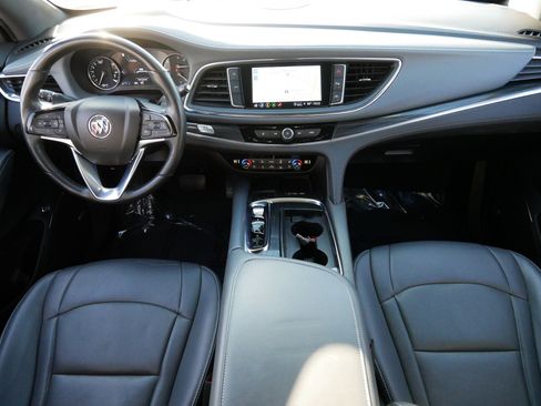 Used 2024 Buick Enclave Premium image 10