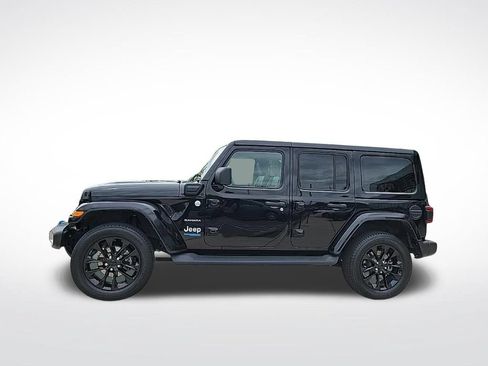 Used 2022 Jeep Wrangler Unlimited Sahara w/ Cold Weather Group AWD/4WD image 2