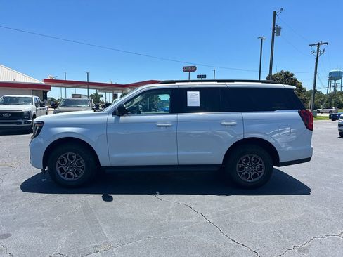 Certified 2025 Ford Expedition Active RWD image 4