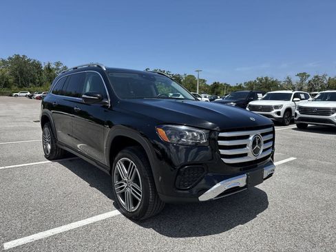 Used 2024 Mercedes-Benz GLS 450 4MATIC image 16