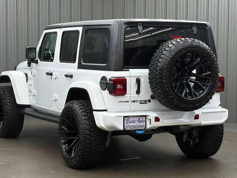 Used 2023 Jeep Wrangler Unlimited Sahara w/ Cold Weather Group AWD/4WD image 3