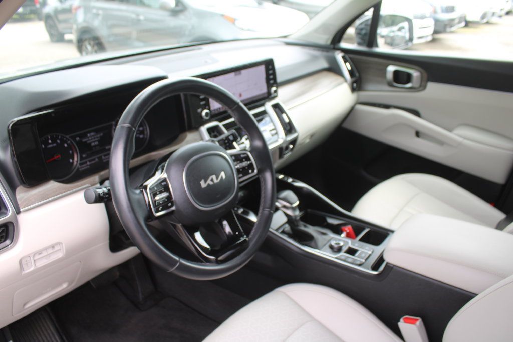 Certified 2023 Kia Sorento EX w/ Panoramic Sunroof Package FWD image 24