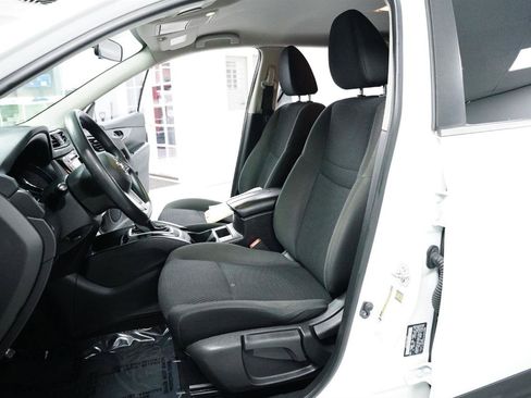 Used 2019 Nissan Rogue Sport S image 10