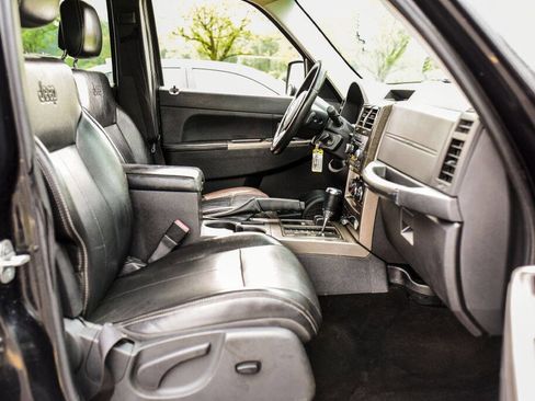 Used 2012 Jeep Liberty Limited Jet image 11