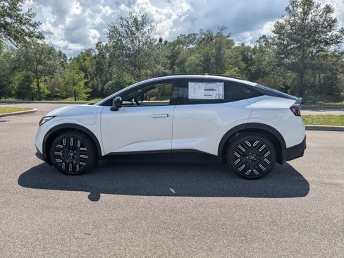 New 2026 Nissan Leaf Platinum+ w/ Cargo Package (Platinum+) FWD image 7