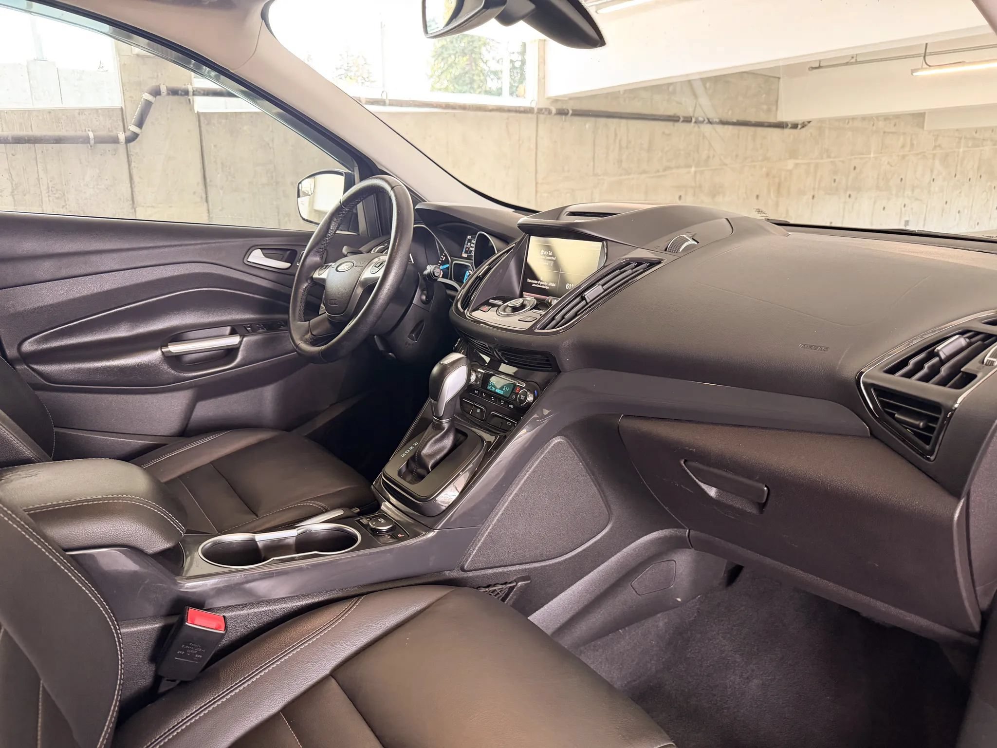 Used 2015 Ford Escape Titanium FWD image 26