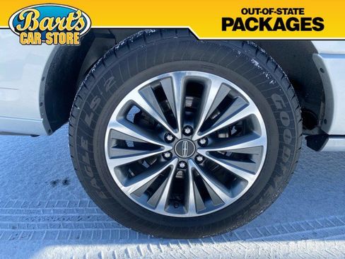 Used 2017 Lincoln Navigator Select image 7