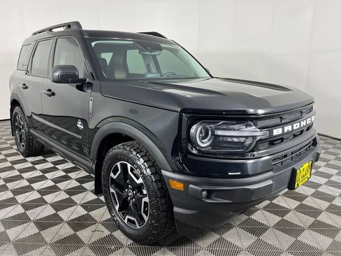 Used 2023 Ford Bronco Sport Outer Banks w/ Tech Package image 3