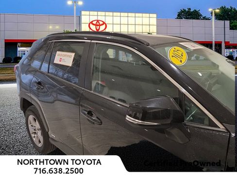 Used 2025 Toyota RAV4 LE image 3