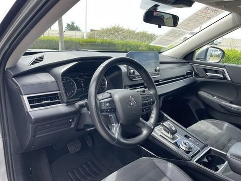 Used 2024 Mitsubishi Outlander SE FWD image 10