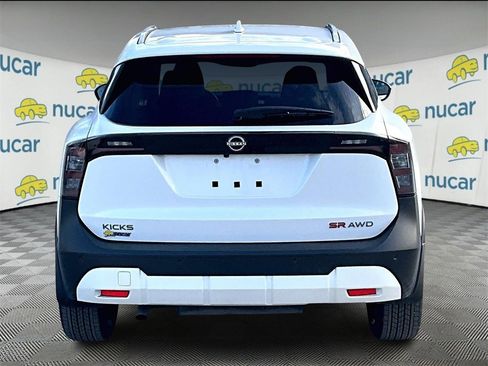 Used 2025 Nissan Kicks SR image 5