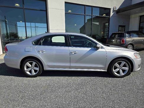 Used 2012 Volkswagen Passat 2.5 SE image 2