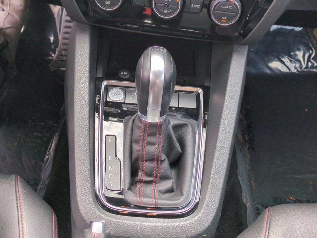 Used 2018 Volkswagen Jetta GLI FWD image 24