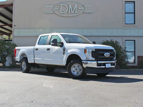 Used 2022 Ford F250 XL w/ Power Equipment Group image 4