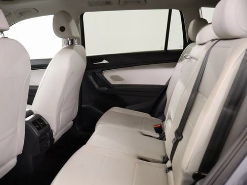 Used 2019 Volkswagen Tiguan SE w/ Panoramic Sunroof Package AWD/4WD image 30