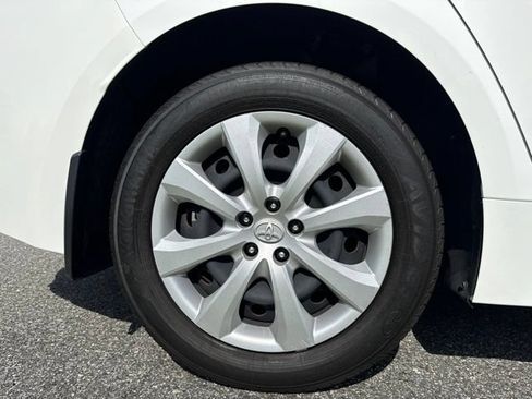 Used 2023 Toyota Corolla LE w/ Carpet Mat Package (TMS) FWD image 10