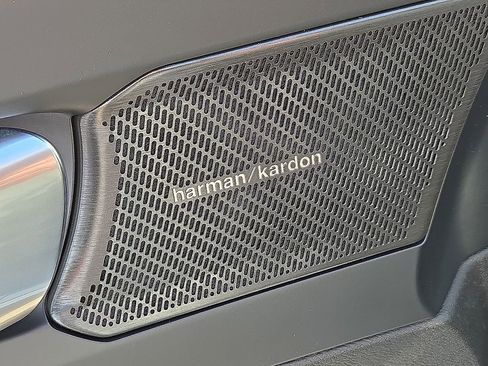 New 2026 Volvo XC40 B5 Ultra w/ Protection Package Premier image 21