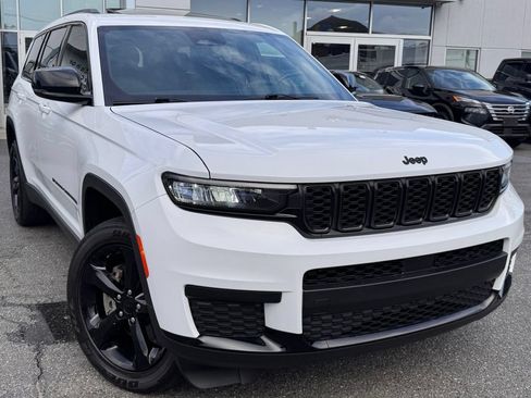 Used 2023 Jeep Grand Cherokee L Altitude AWD/4WD image 1