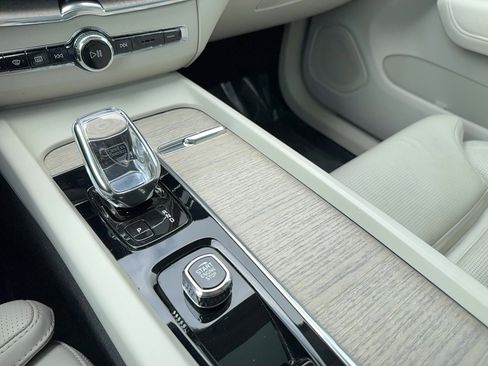 Certified 2022 Volvo XC60 B6 Inscription image 23