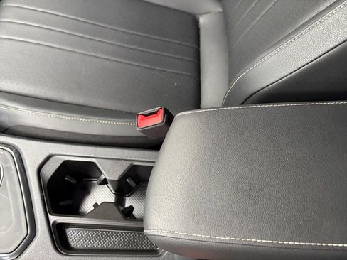 Certified 2023 Volkswagen Tiguan SE R-Line FWD image 21