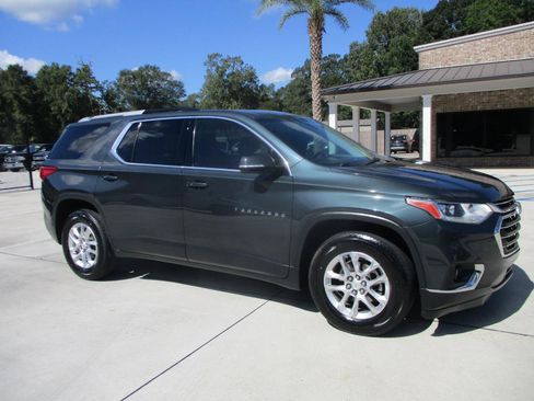 Used 2018 Chevrolet Traverse LT FWD image 2