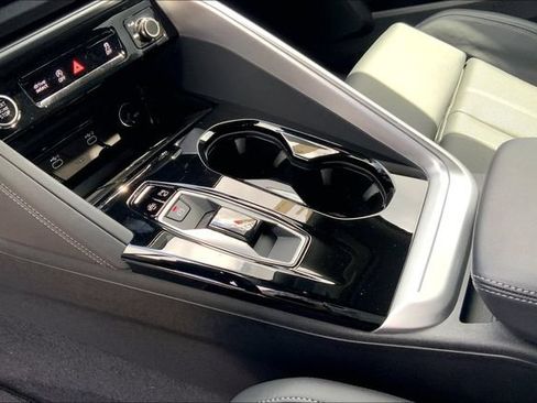 Used 2025 Audi Q5 Premium w/ Premium Plus AWD/4WD image 25