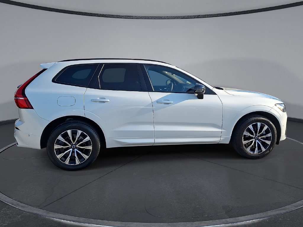 Certified 2024 Volvo XC60 B5 Plus w/ Protection Package AWD/4WD image 32