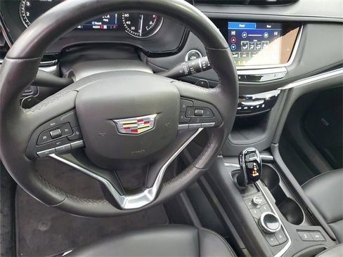 Certified 2023 Cadillac XT6 Luxury image 13