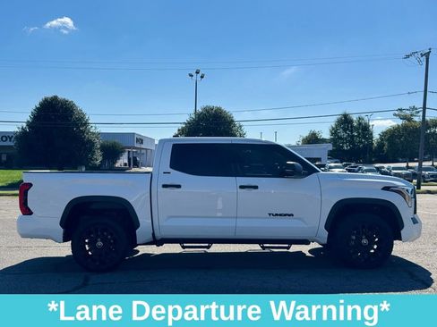 Used 2022 Toyota Tundra SR5 w/ SR5 Convenience Package image 11