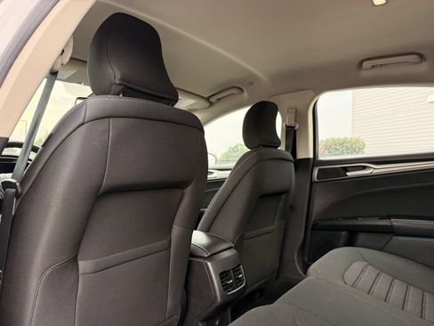 Used 2019 Ford Fusion SE FWD image 14