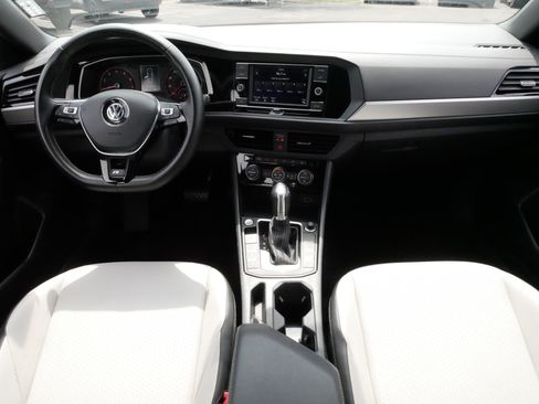 Used 2019 Volkswagen Jetta R-Line w/ R-Line Cold Weather Package FWD image 10