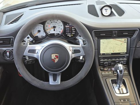 Used 2015 Porsche 911 GT3 RWD image 10