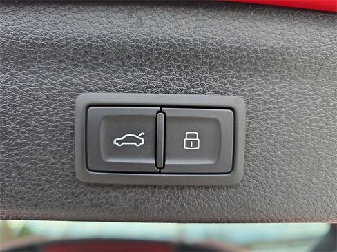 Certified 2025 Audi Q3 2.0T Premium Plus w/ Premium Plus Package image 16