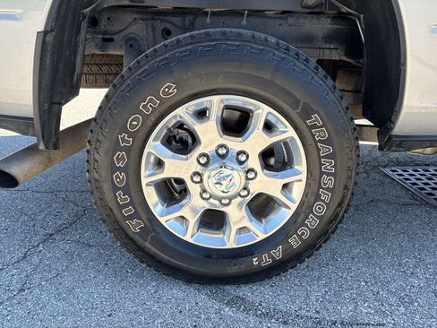 Used 2024 RAM 2500 Laramie image 12