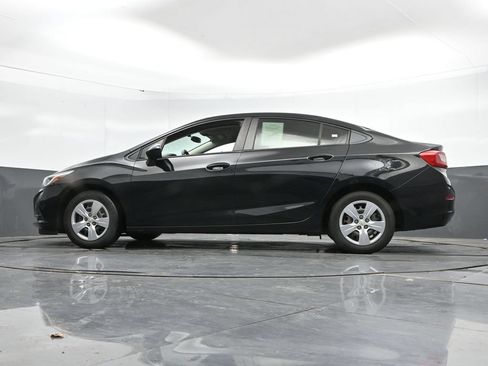 Used 2017 Chevrolet Cruze LS FWD image 44