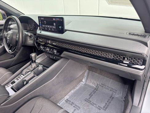 Used 2023 Honda Accord Sport image 14