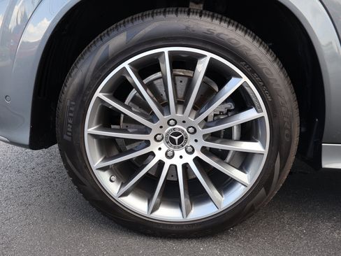 Used 2026 Mercedes-Benz GLE 450 4MATIC w/ Winter Package image 9