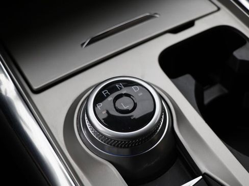 Used 2022 Ford Explorer XLT w/ Equipment Group 202A image 24