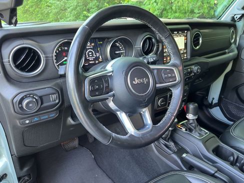 Used 2023 Jeep Wrangler Unlimited Sahara w/ Cold Weather Group AWD/4WD image 2
