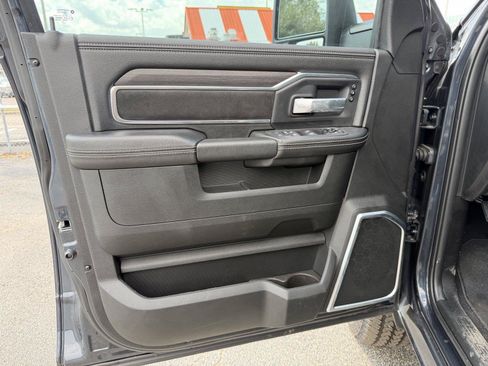 Used 2025 RAM 2500 Laramie AWD/4WD image 12