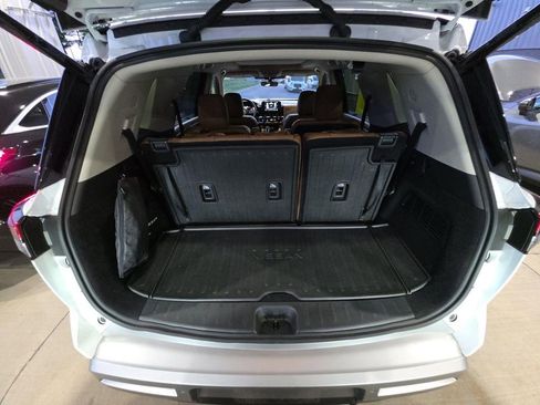 Used 2025 Nissan Pathfinder Platinum image 18