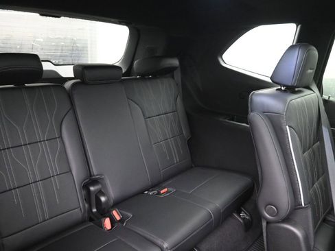 New 2026 Buick Enclave Avenir w/ Super Cruise Package image 12