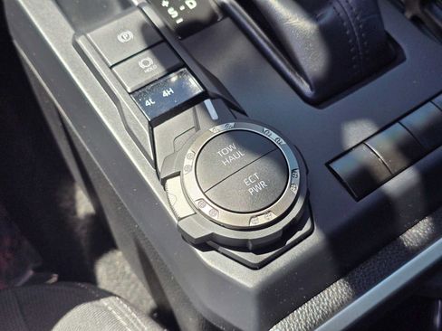 Used 2024 Toyota Tacoma SR5 AWD/4WD image 29