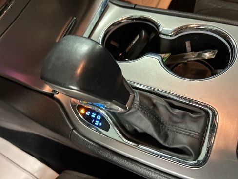 Used 2021 Jeep Grand Cherokee Laredo image 20